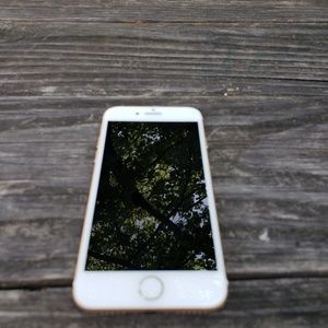 BRAND NEW UNLOCKED iPhone 7 Gold 128GIGS